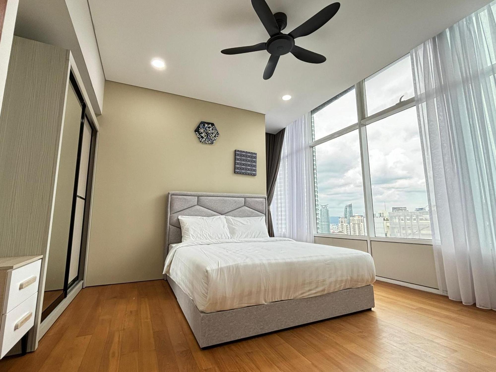 Sky Suites At Klcc By Mitstay クアラルンプール エクステリア 写真