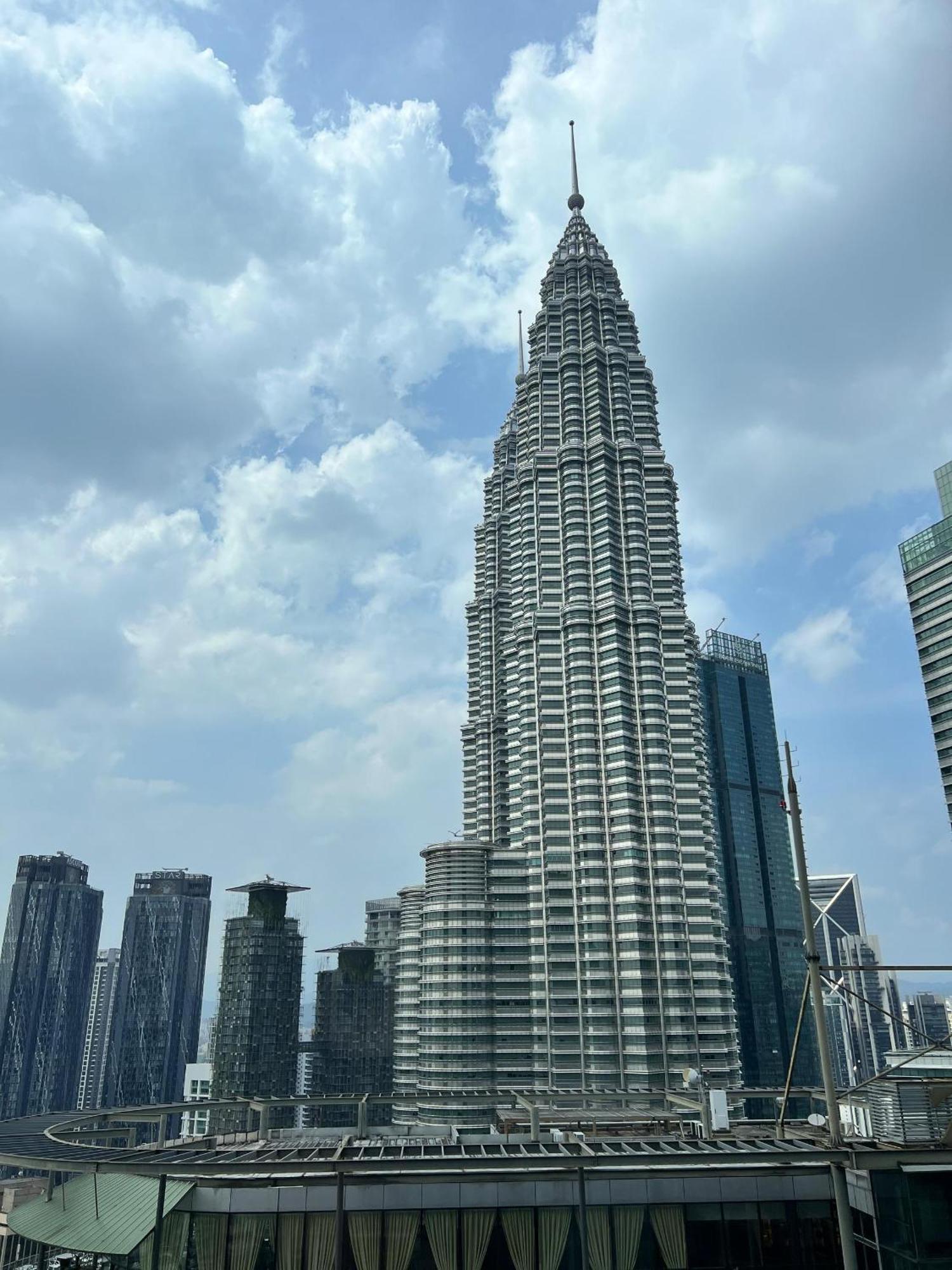 Sky Suites At Klcc By Mitstay クアラルンプール エクステリア 写真
