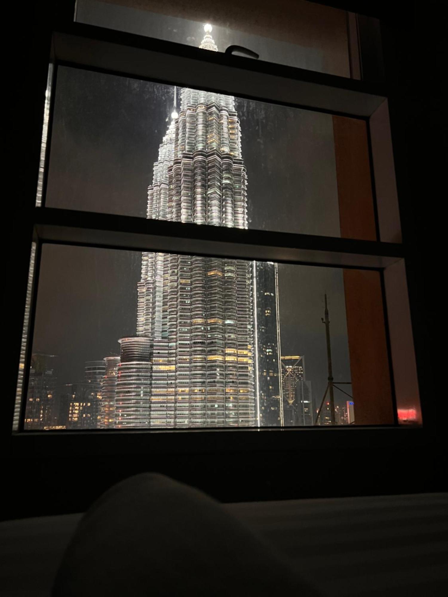 Sky Suites At Klcc By Mitstay クアラルンプール エクステリア 写真