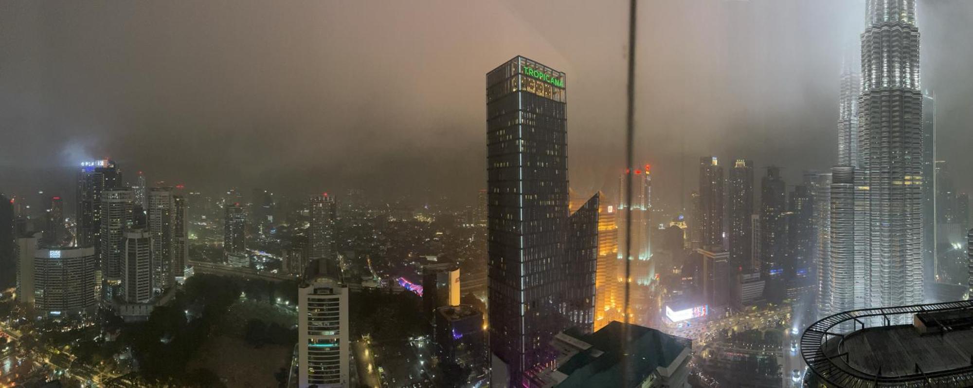 Sky Suites At Klcc By Mitstay クアラルンプール エクステリア 写真